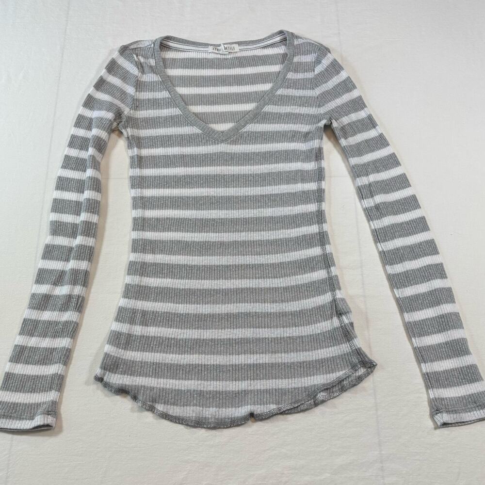 Y2K Aeropostale Striped V-Neck Long Sleeve Shirt, Size Small, Gray White Retro